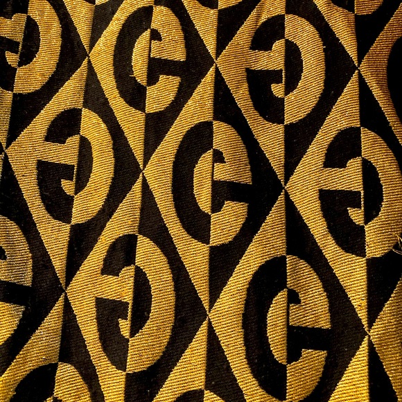 This is a 6ft x 4ft scarf I purchased in Holland - Picture 2 of 2